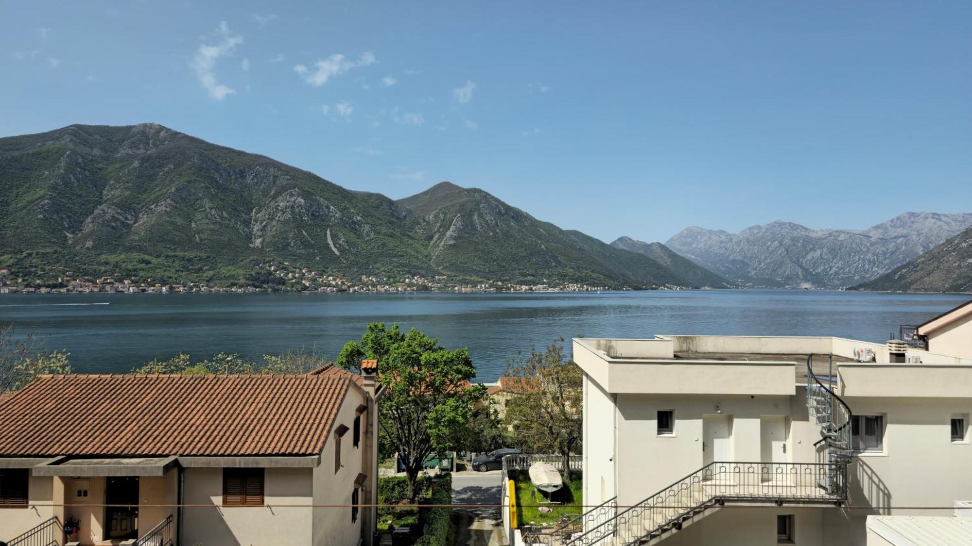 Apartament Modern Seaside Escape - Stunning Sea View - Private & Stylish Kotor Zewnętrze zdjęcie