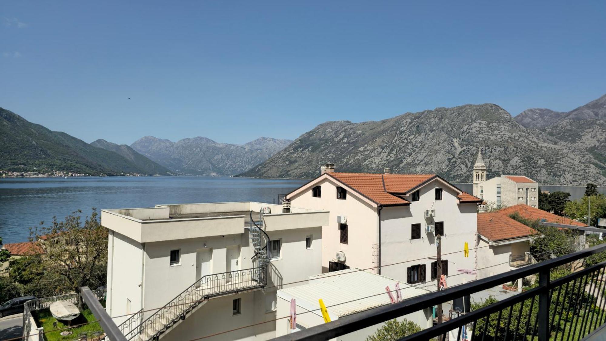 Apartament Modern Seaside Escape - Stunning Sea View - Private & Stylish Kotor Zewnętrze zdjęcie