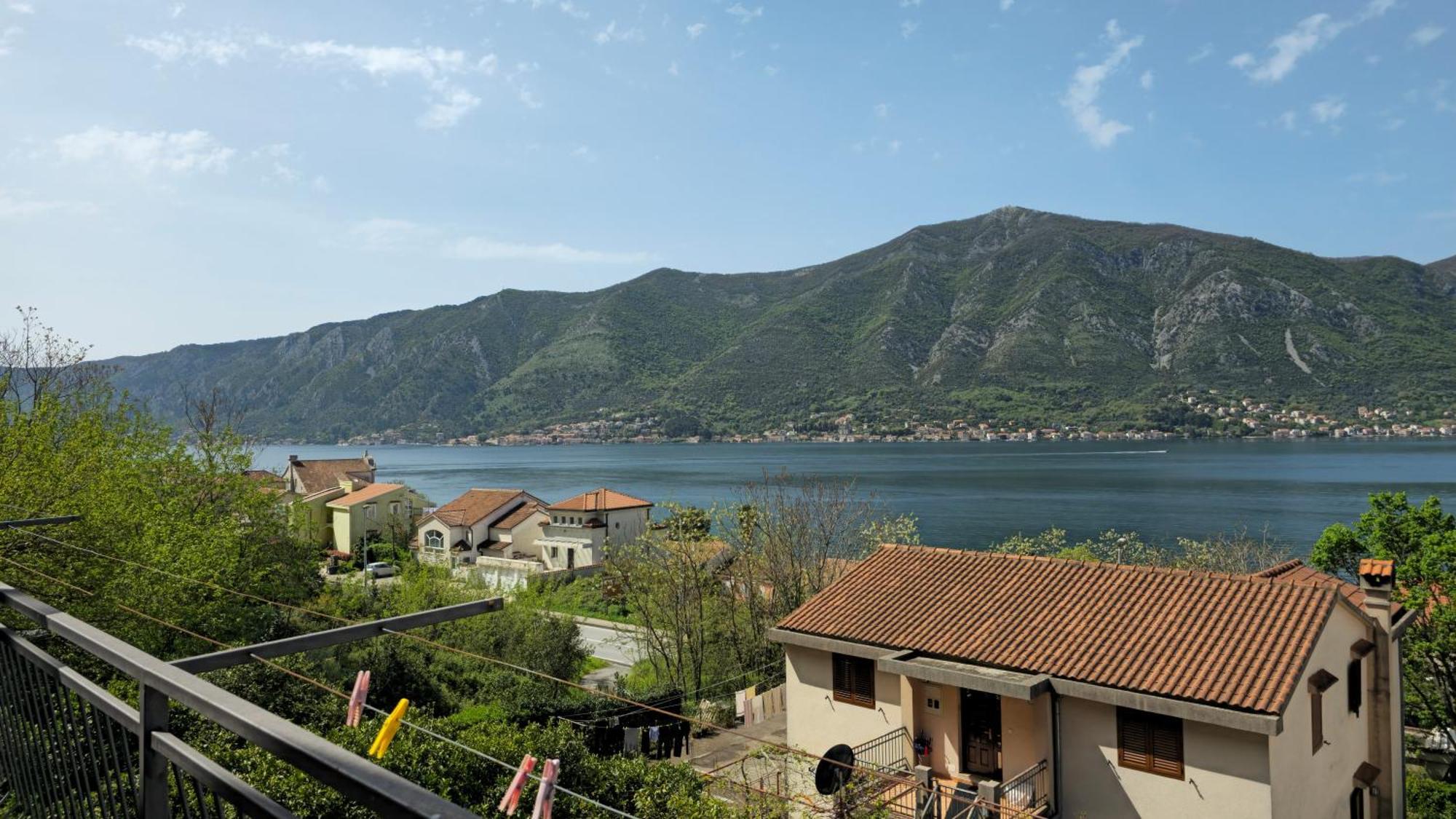 Apartament Modern Seaside Escape - Stunning Sea View - Private & Stylish Kotor Zewnętrze zdjęcie