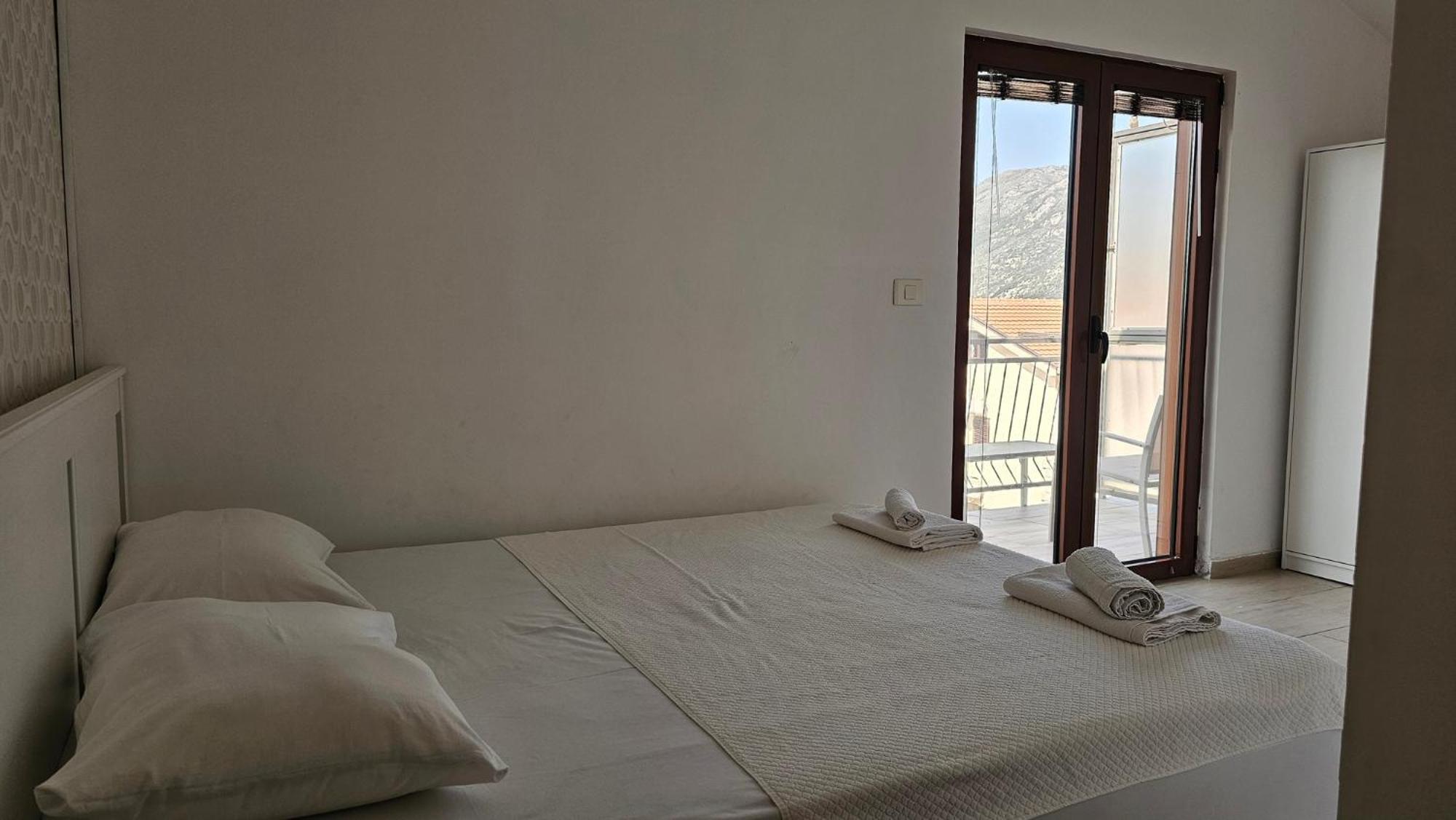 Apartament Modern Seaside Escape - Stunning Sea View - Private & Stylish Kotor Zewnętrze zdjęcie