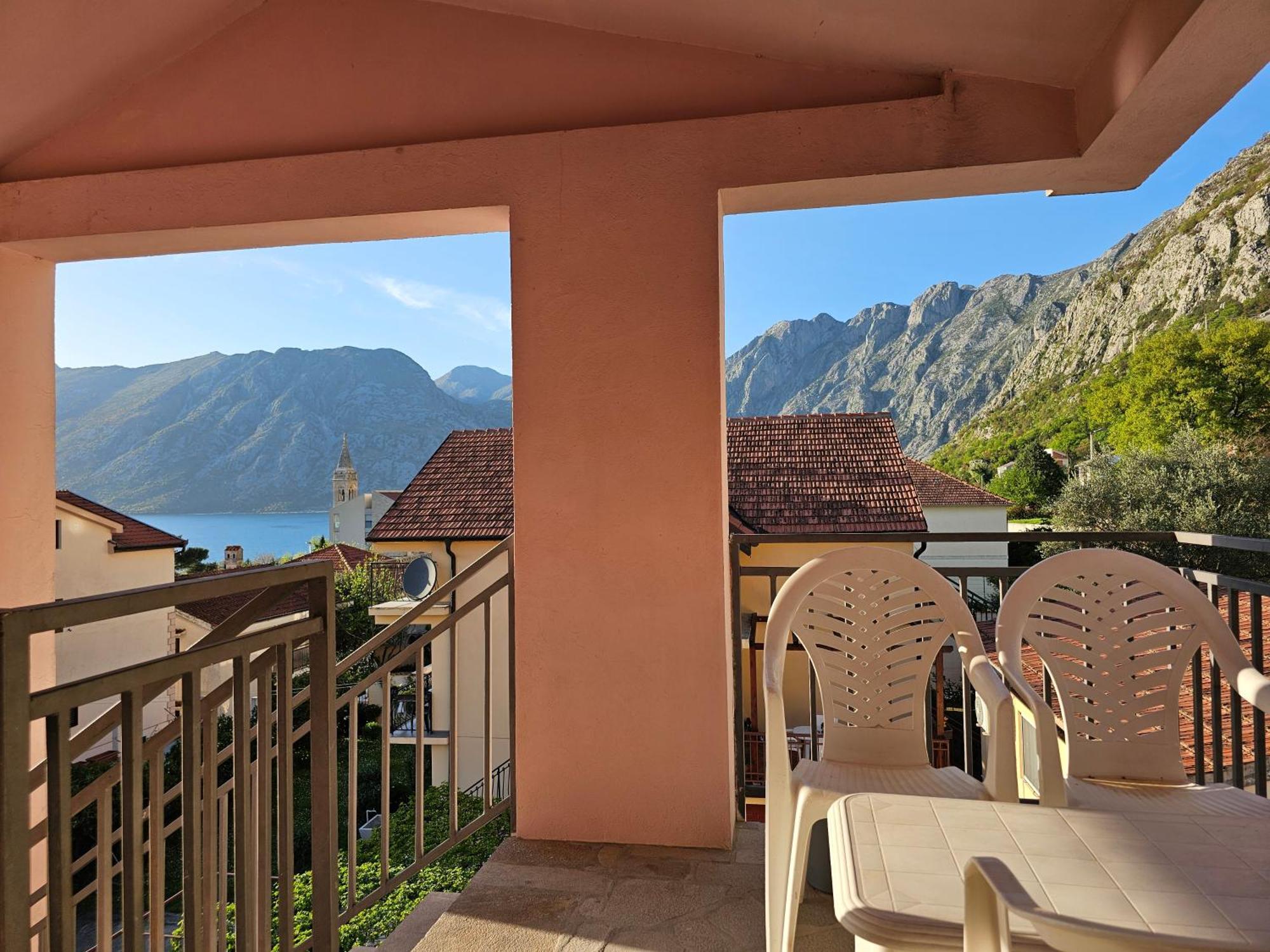 Apartament Modern Seaside Escape - Stunning Sea View - Private & Stylish Kotor Zewnętrze zdjęcie