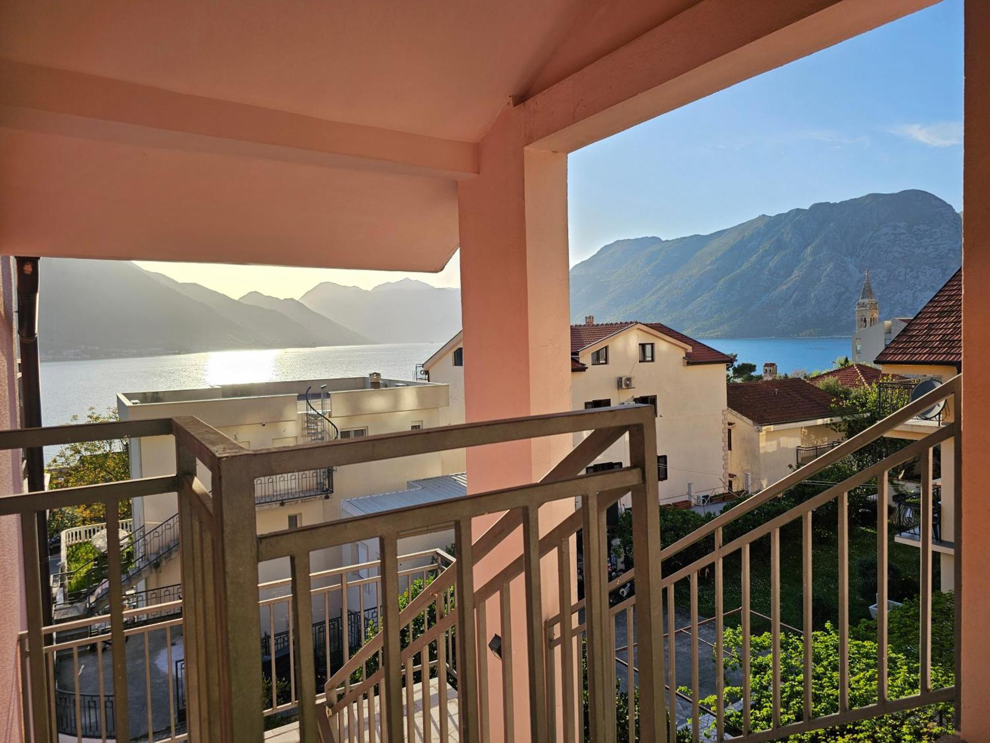 Apartament Modern Seaside Escape - Stunning Sea View - Private & Stylish Kotor Zewnętrze zdjęcie
