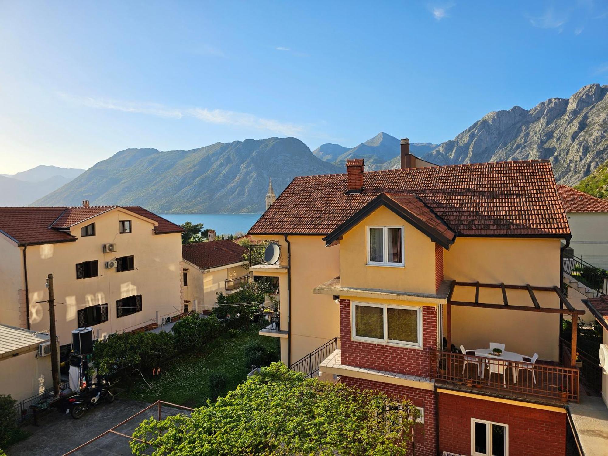 Apartament Modern Seaside Escape - Stunning Sea View - Private & Stylish Kotor Zewnętrze zdjęcie