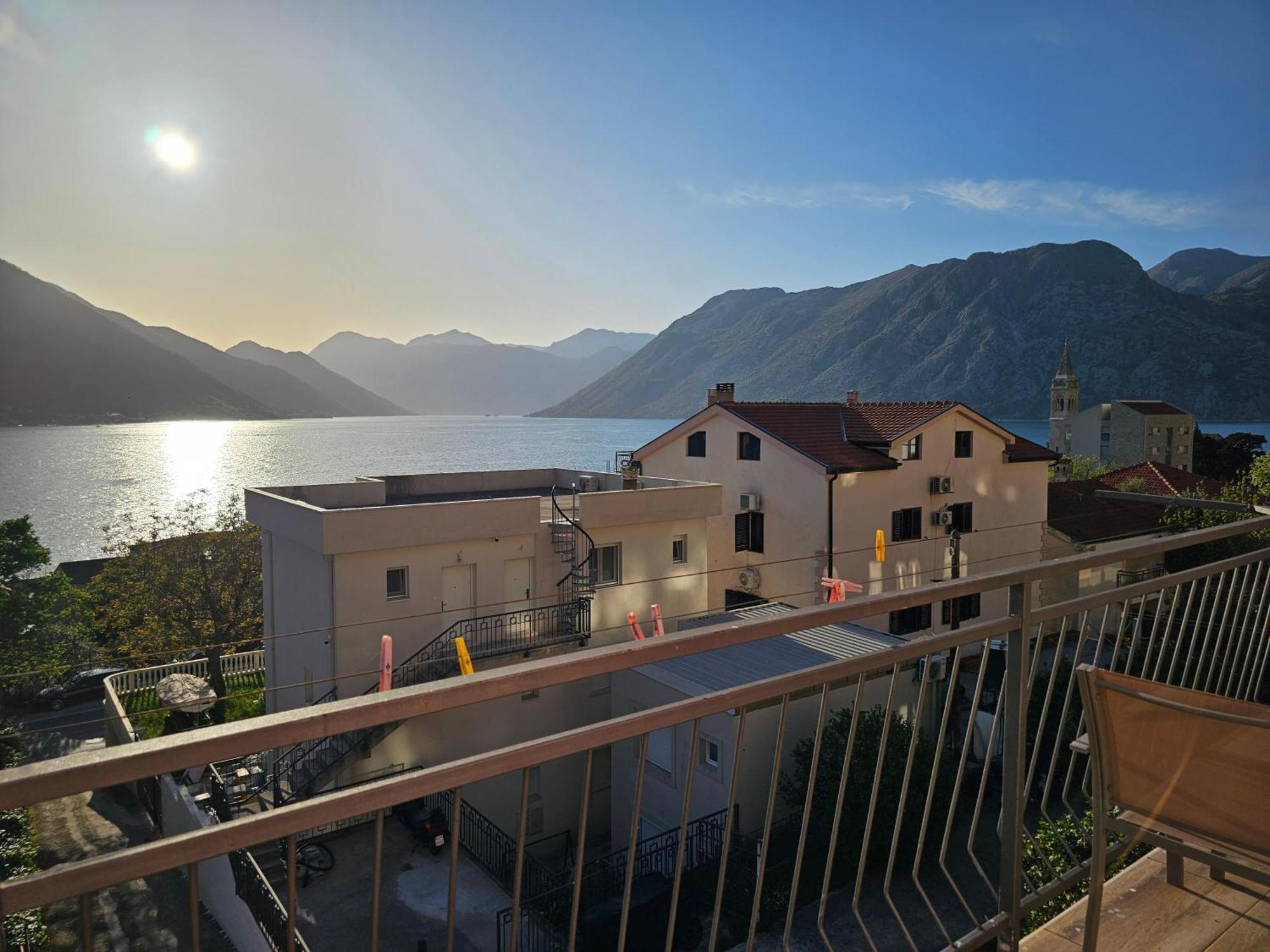Apartament Modern Seaside Escape - Stunning Sea View - Private & Stylish Kotor Zewnętrze zdjęcie