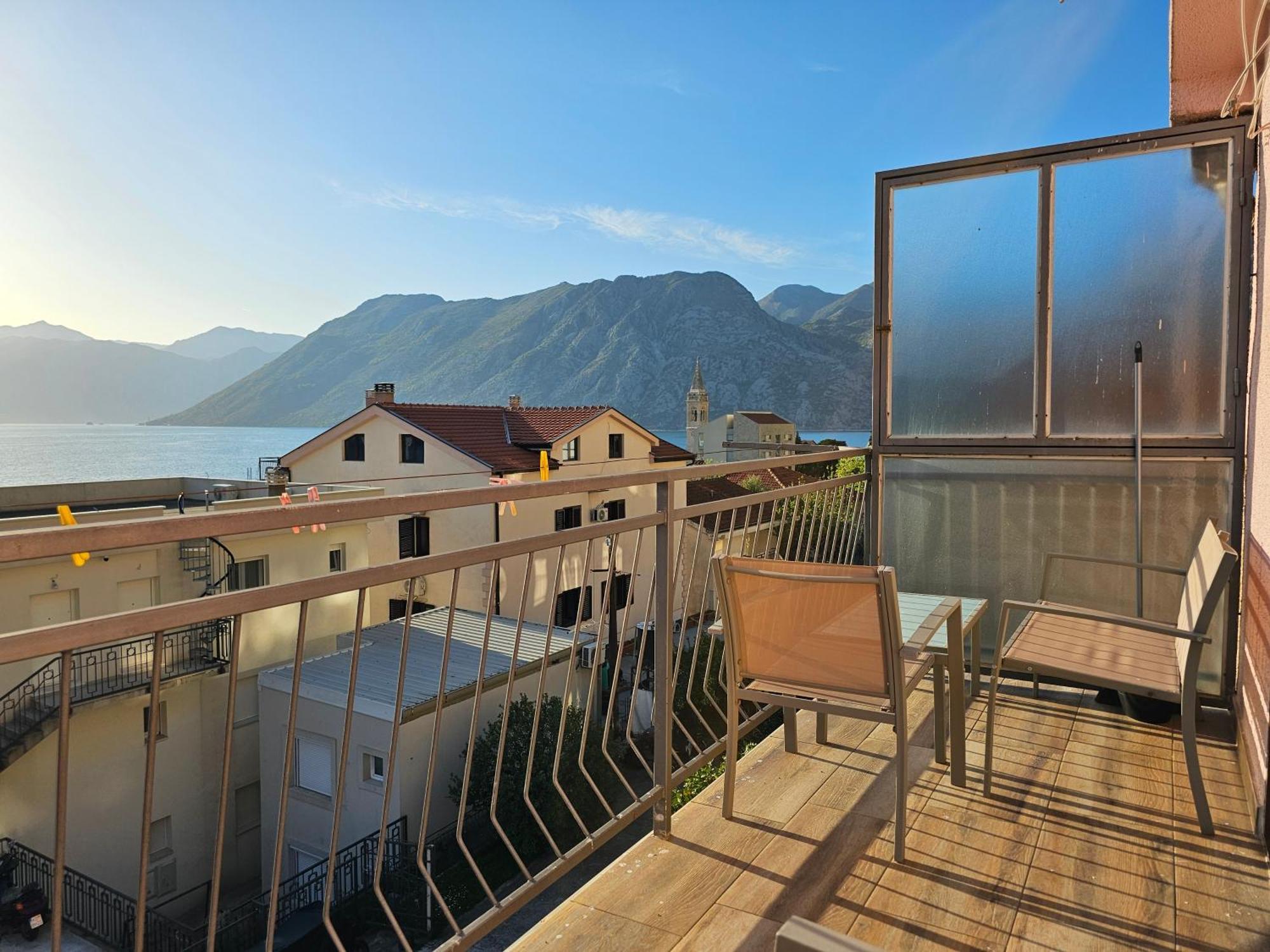 Apartament Modern Seaside Escape - Stunning Sea View - Private & Stylish Kotor Zewnętrze zdjęcie
