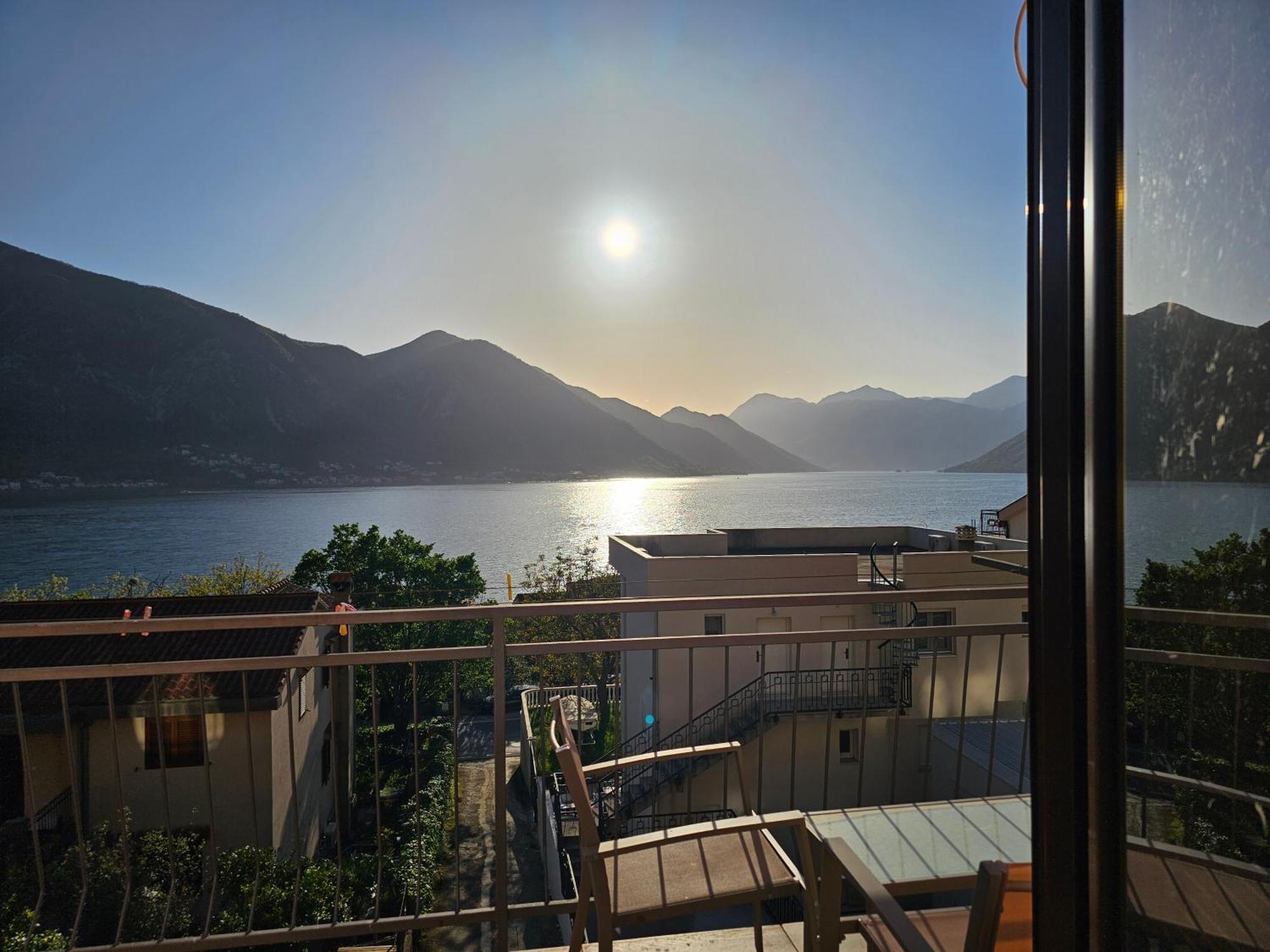 Apartament Modern Seaside Escape - Stunning Sea View - Private & Stylish Kotor Zewnętrze zdjęcie