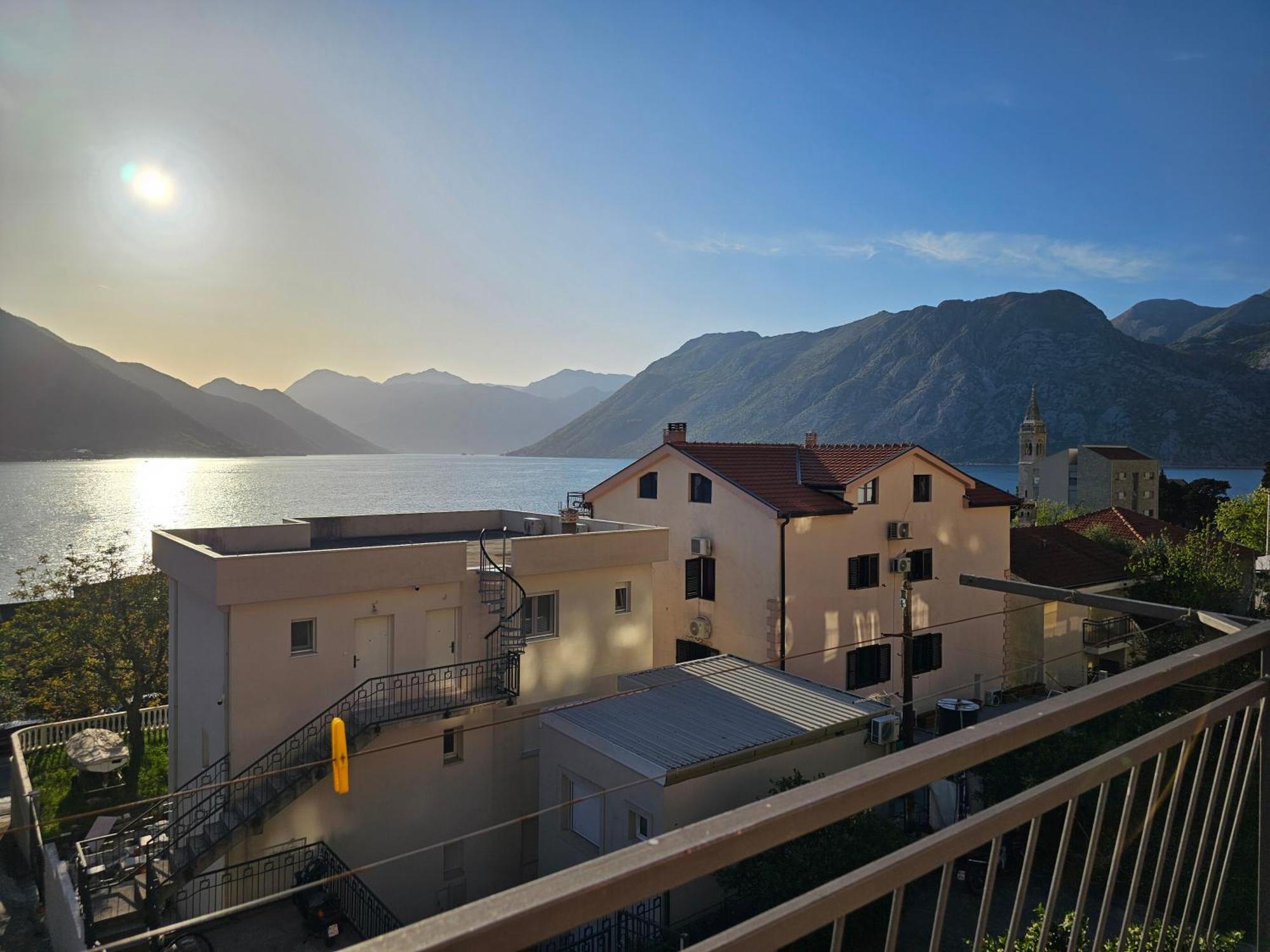 Apartament Modern Seaside Escape - Stunning Sea View - Private & Stylish Kotor Zewnętrze zdjęcie