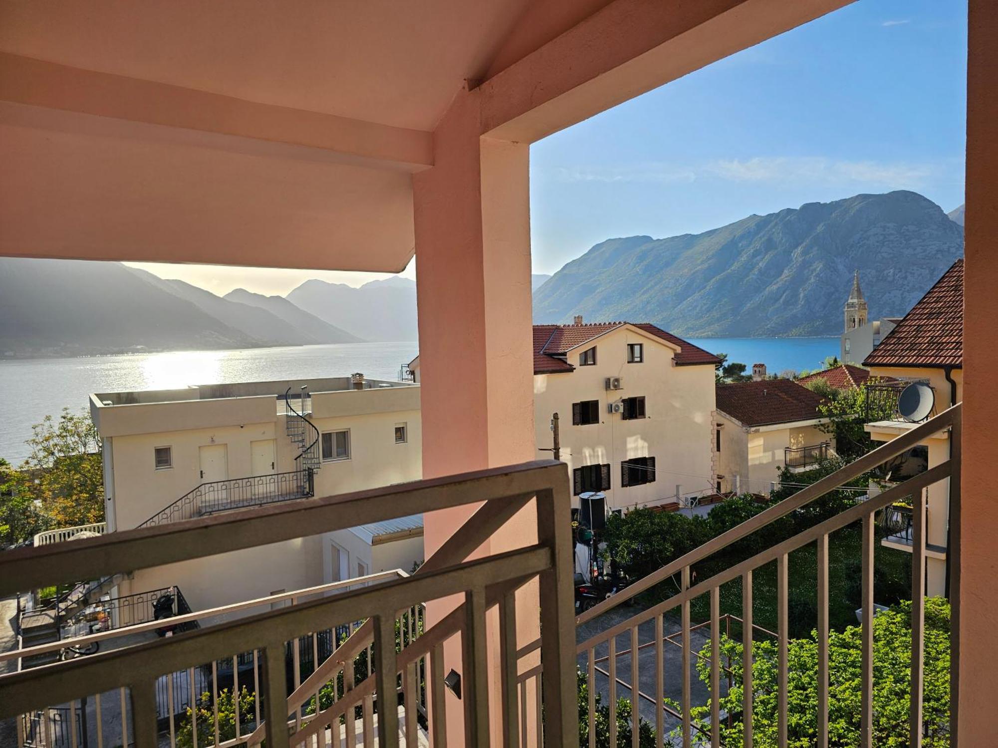 Apartament Modern Seaside Escape - Stunning Sea View - Private & Stylish Kotor Zewnętrze zdjęcie