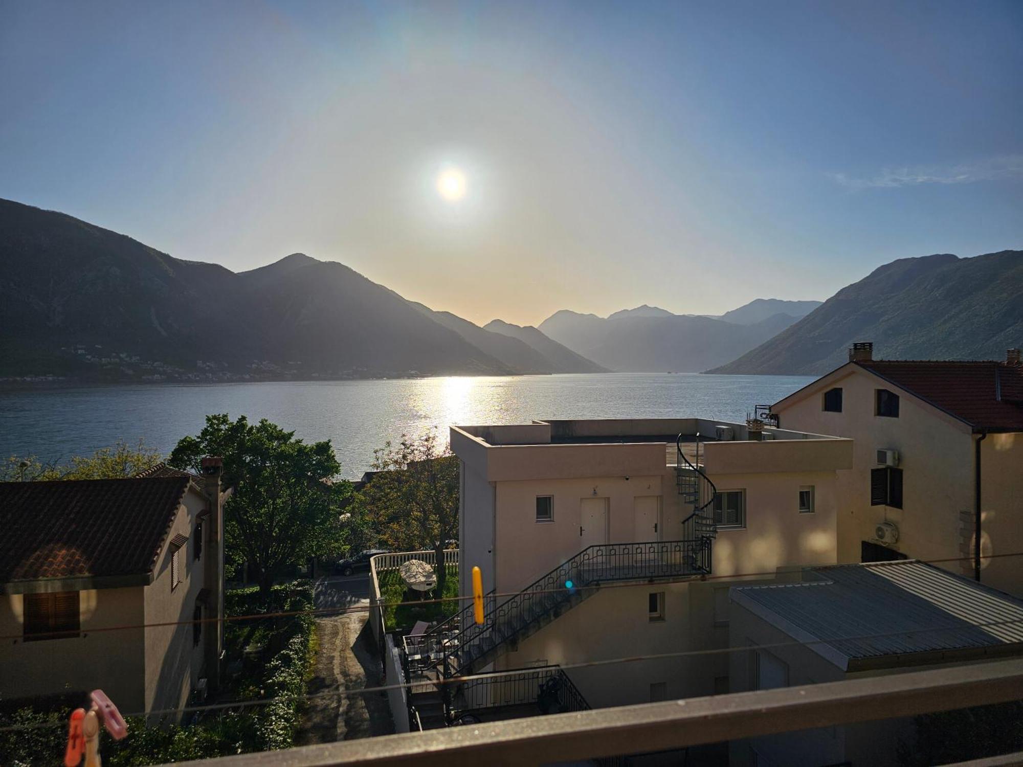 Apartament Modern Seaside Escape - Stunning Sea View - Private & Stylish Kotor Zewnętrze zdjęcie