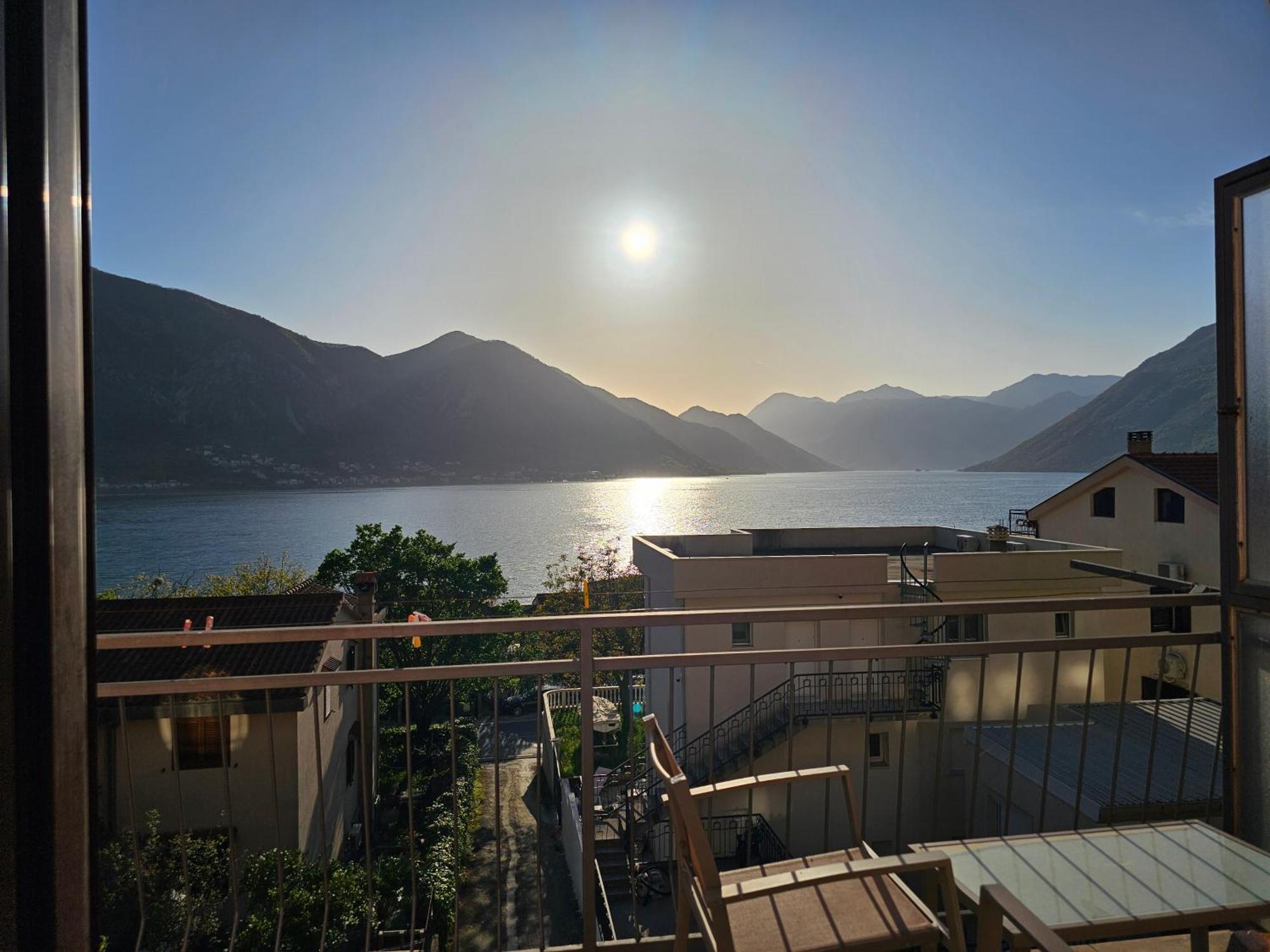 Apartament Modern Seaside Escape - Stunning Sea View - Private & Stylish Kotor Zewnętrze zdjęcie